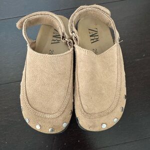 Zara kids Tan Moccasins with Seamless Design size 29